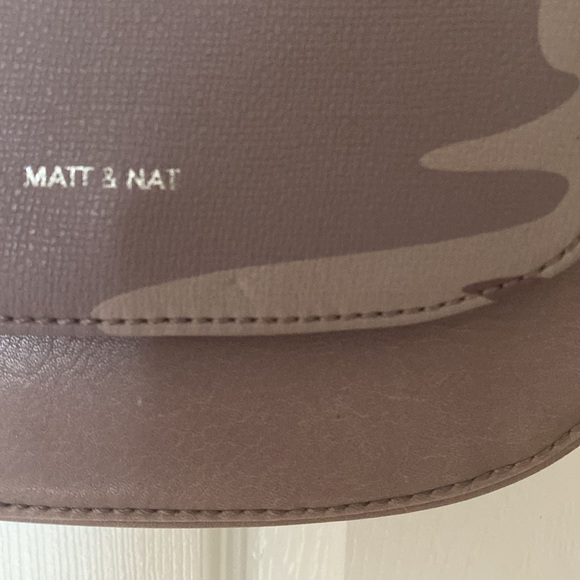 MATT & NAT Rubicon Vintage Camo Pink Crossbody Saddle Bag - Picture 3 of 8